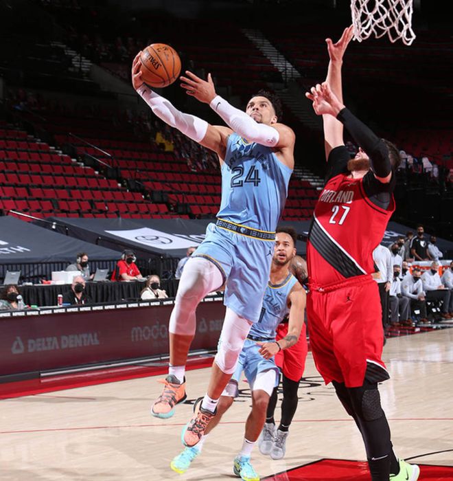 爱游戏官方-马布里刚到北京首钢提出目标总冠军